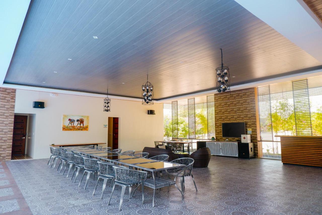 Armando's Garden Resort&Resto Anao Buitenkant foto